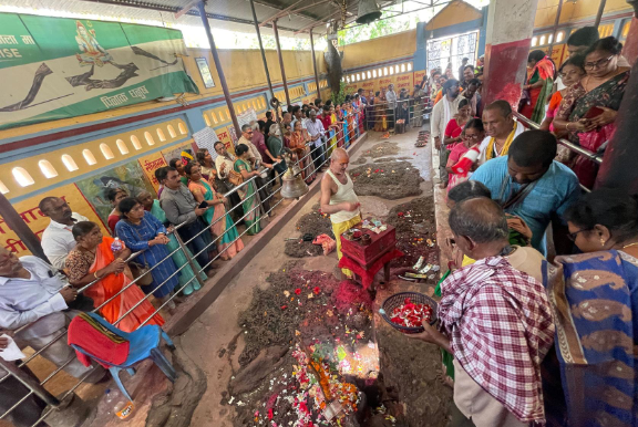 Indian Tourists Visit Dhanusha Temple to See the Legendary Bow Fragment Believed to be Broken by Lord Ram