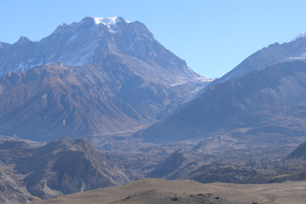 Tourist Influx Grows at Thorong La Pass as Autumn Season Begins