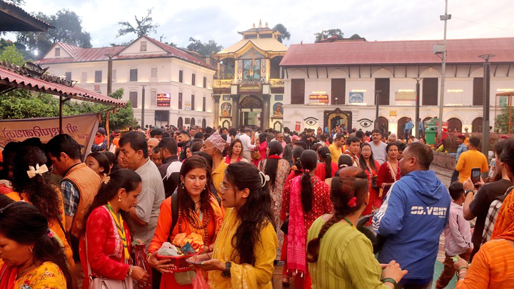 Devotees Flock to Pashupatinath on the Second Monday of Shrawan