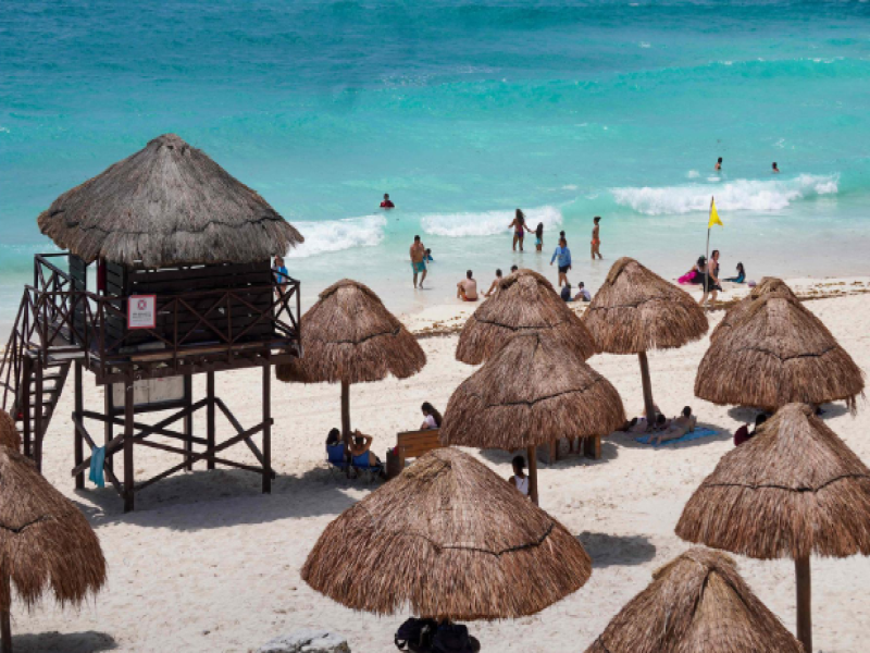 Tourists Brace as Hurricane Beryl Approaches Cancun, Mexico