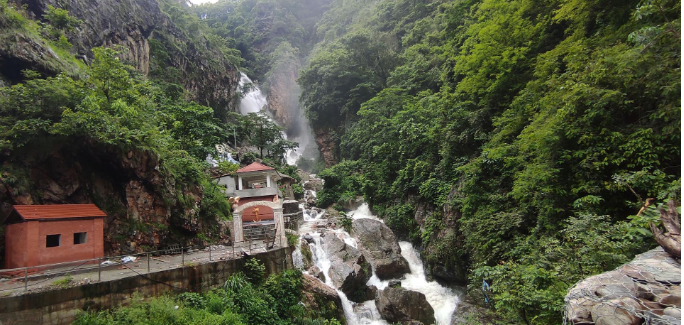 Ainapahara Waterfall in Tanahun Gains Attraction with Increased Water Flow