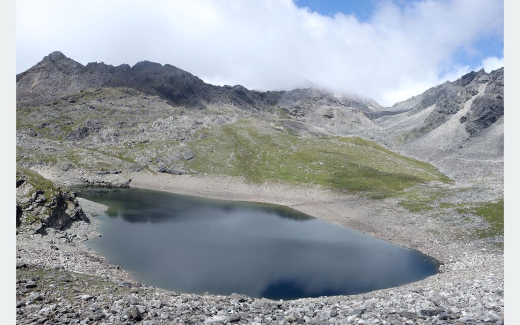 Decline in Water Levels at Rakse Lake in Putal Northganga: A Growing Concern for Tourism