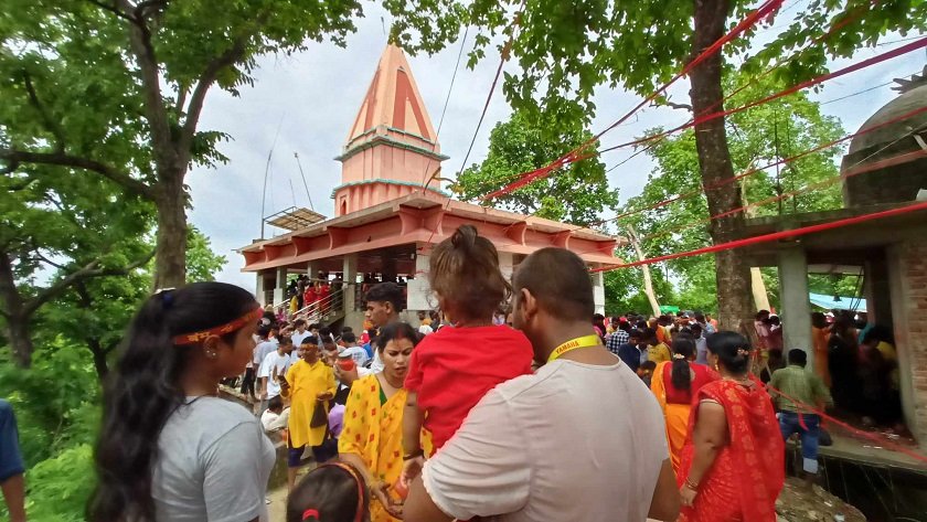 Surge of Devotees at Dugdheshwarnath Mahadev Temple in Parsa National Park