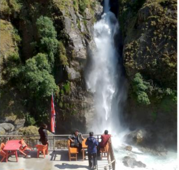 Bung Waterfall: A Hidden Gem Near the Annapurna Circuit Trail Captivating Tourists
