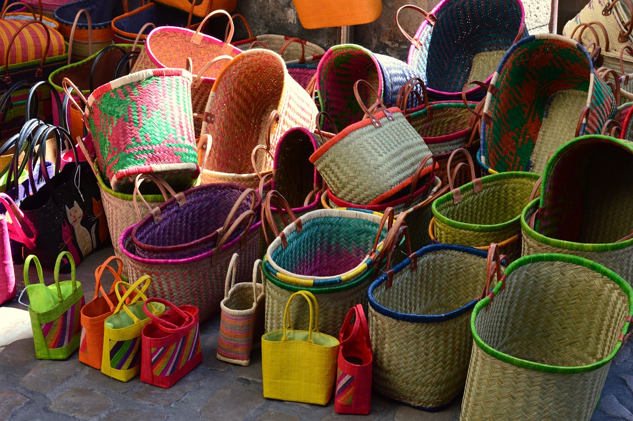 Integrating Traditional Handicrafts and Local Art into Nepal’s Tourism Experience