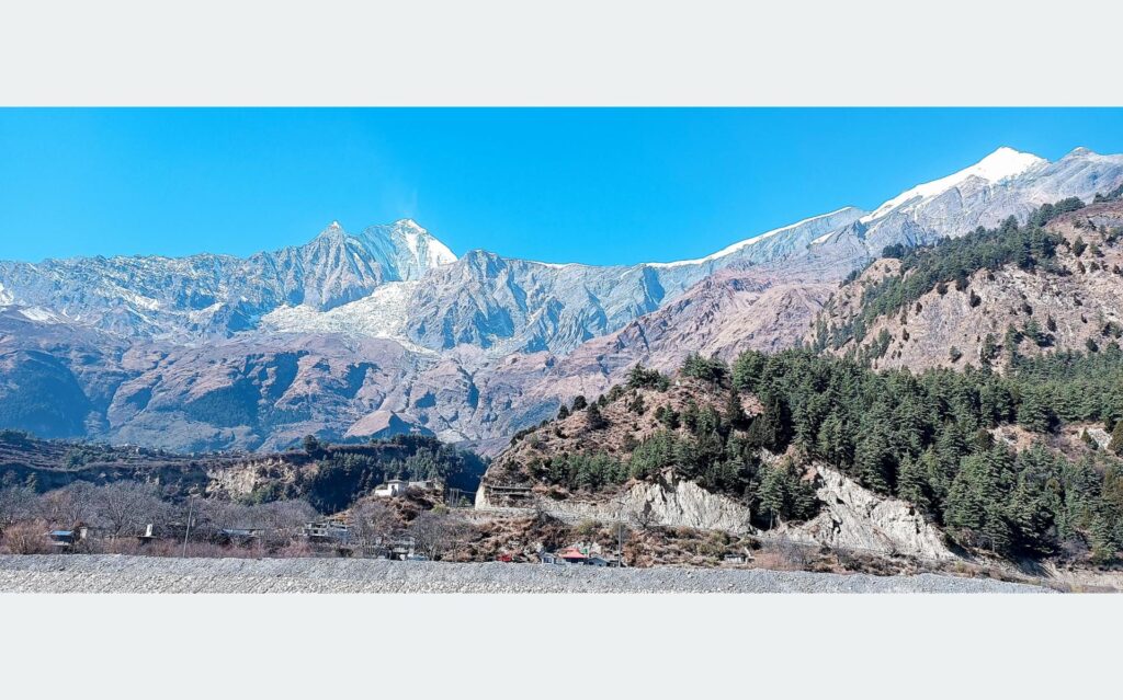 Climate Change Effects Visible in Mustang: Dhaulagiri’s Snowless Winter Raises Concern