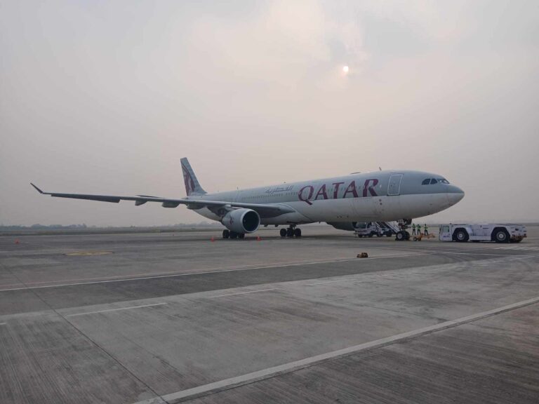 Qatar Airways Stops Flights, Awaits Safe Reopening of Airspace