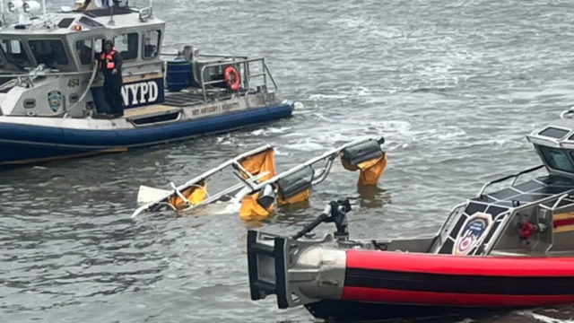 Six Killed in Helicopter Crash in Hudson River Near Manhattan