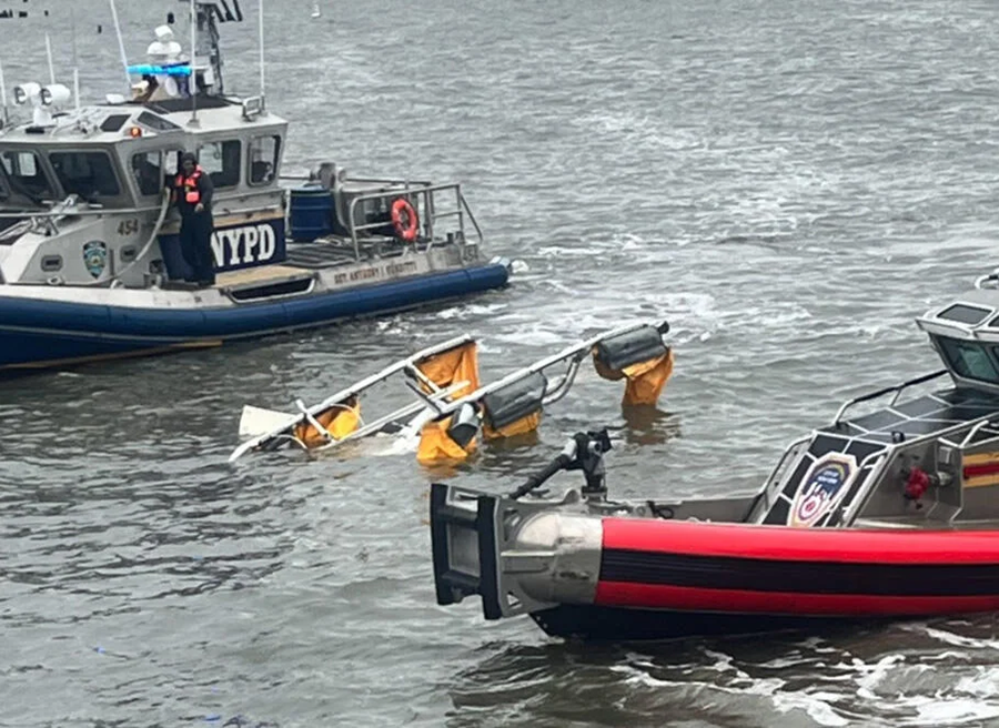 Six Killed in Helicopter Crash in Hudson River Near Manhattan