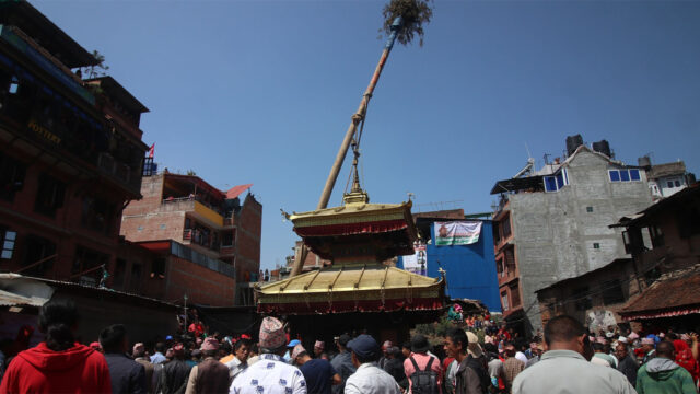Final Day Of Bisket Jatra: Handless Lingo Fallen In Bhaktapur, Rituals Begin