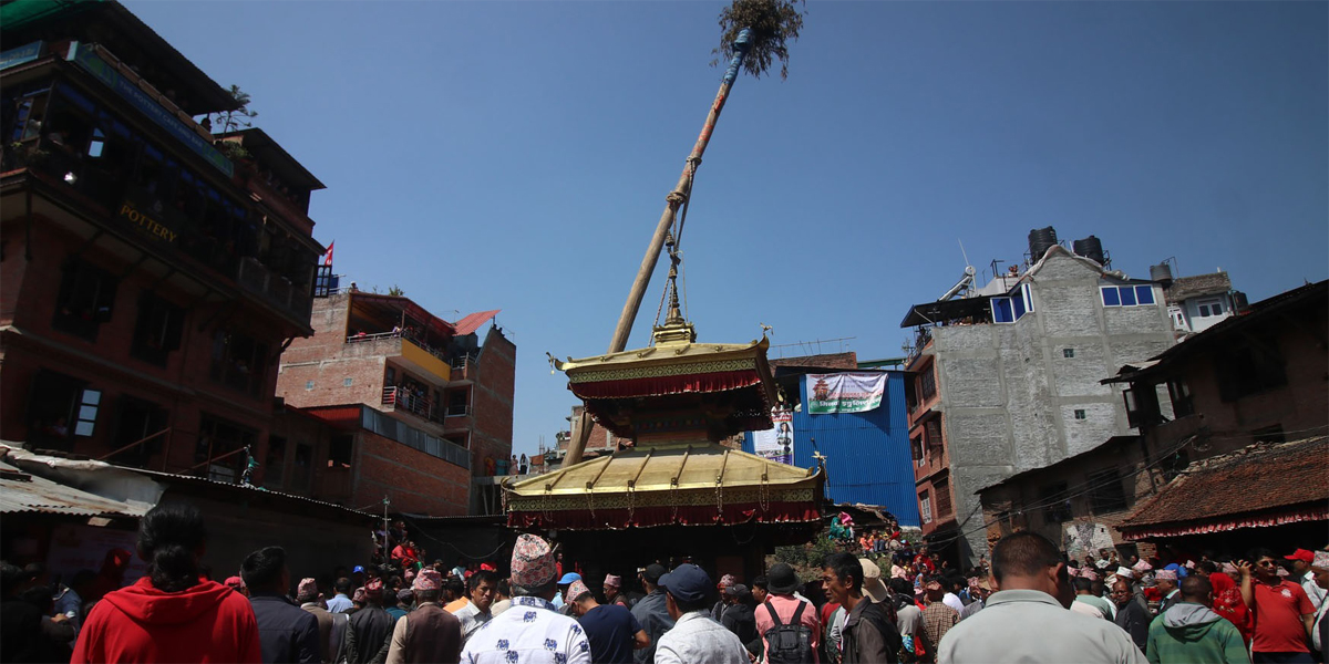 Final Day Of Bisket Jatra: Handless Lingo Fallen In Bhaktapur, Rituals Begin