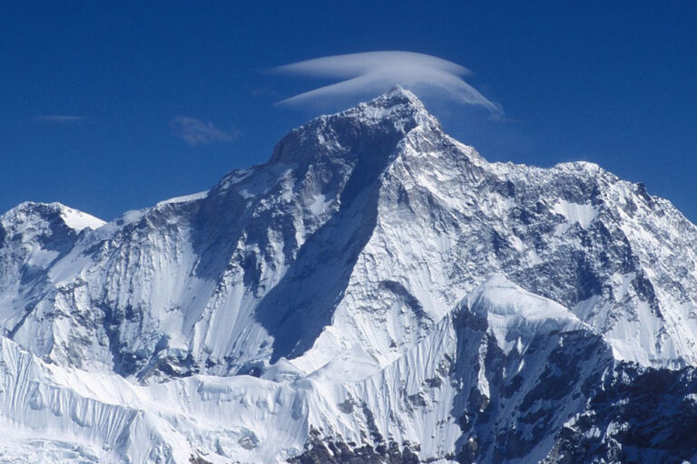Spanish Climber Stranded Near Makalu Base Camp Amid Heavy Snowfall