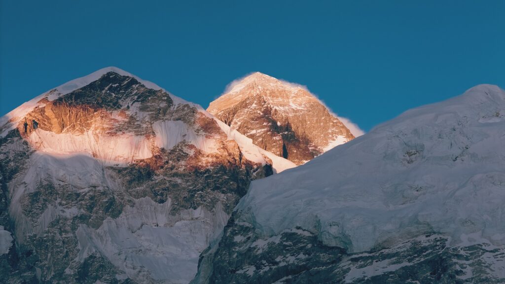 Alpomania’s Unstoppable Expedition: Triumph on Mount Everest in Spring 2025