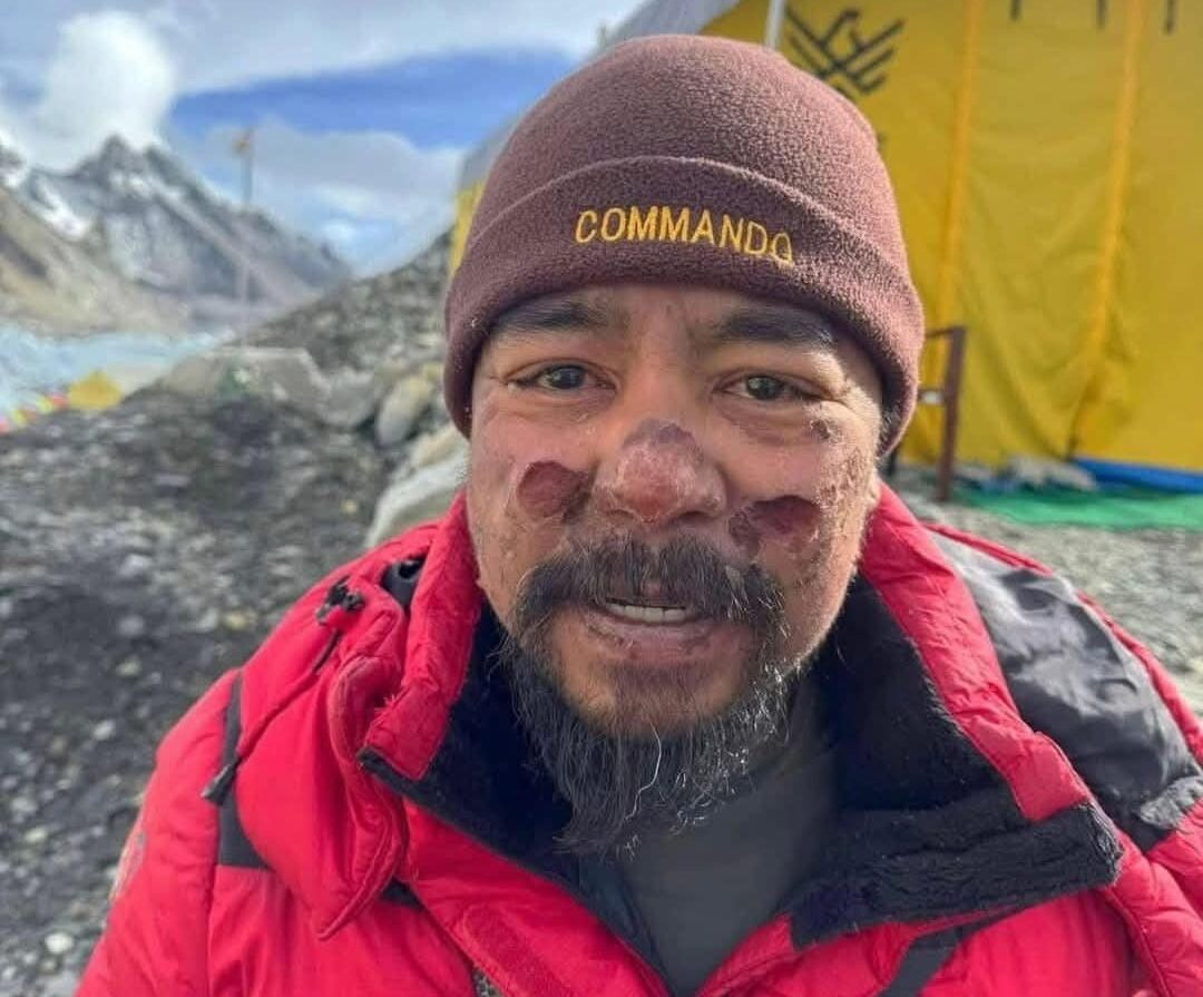 Filipino Climber Dies During Everest Expedition
