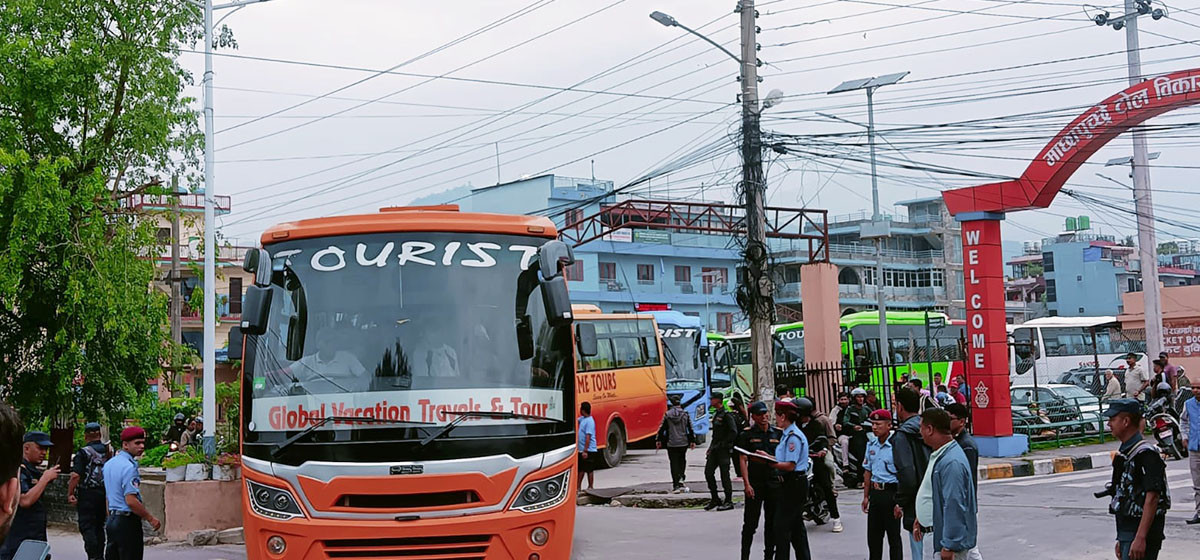 Reliable Rides: Tourist Buses Defy Public Transport Halt in Gandaki