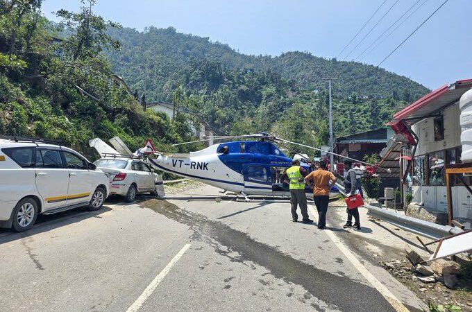 Helicopter Heading to Kedarnath Makes Emergency Landing on Road in Rudraprayag, Pilot Injured