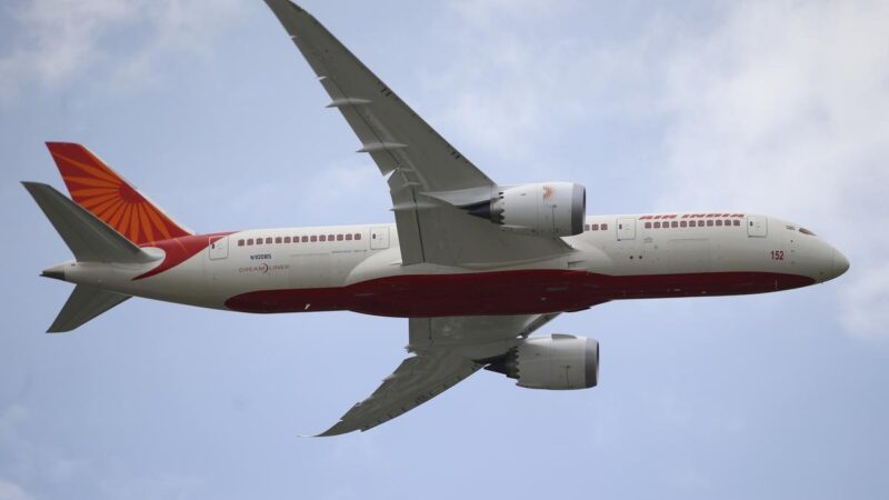 Air India Flight from San Francisco to Mumbai Faces Technical Glitch in Kolkata, Passengers Deplaned for Safety