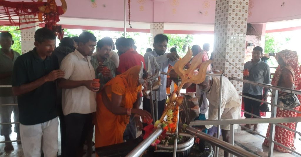 Massive Turnout: Faithful Rush to Dugdheshwar Mahadev in Shrawan’s Sacred Festivities