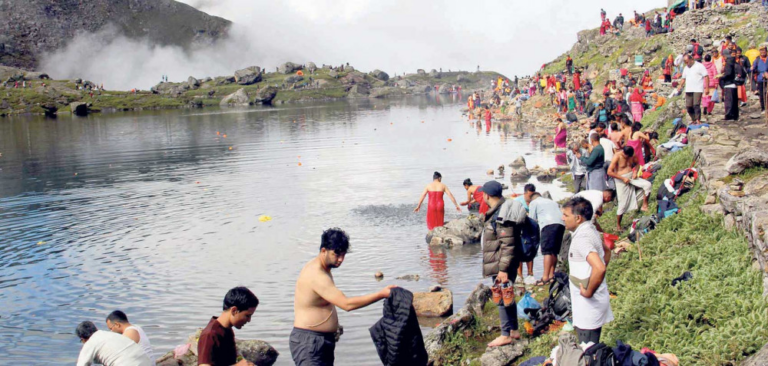 Gosaikunda Welcomes Devotees with Free Hot Water on Janai Purnima