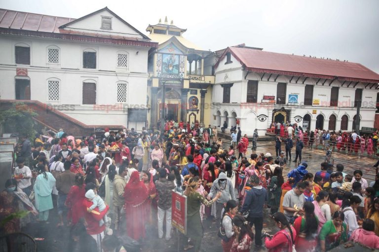 Faith and Fervor Unite: Early Morning Devotees Gather at Pashupatinath for Shrawan’s Final Monday
