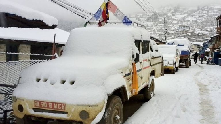 Heavy Snowfall Blocks Nyalu Road