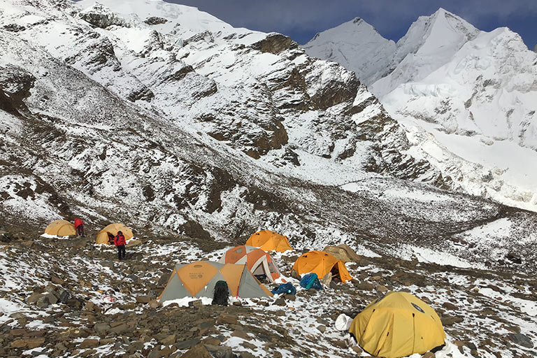 Australian Climber Dies on Himlung Himal Amid Challenging Rescue Efforts