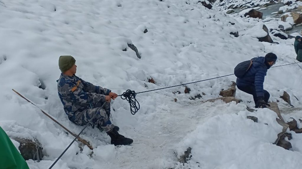 Armed Police Rescue 162 Tourists from Annapurna Base Camp