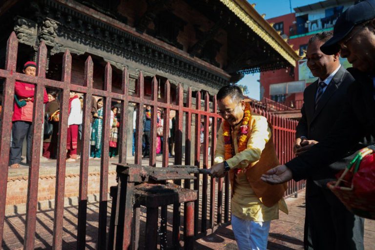 Sikkim CM Seeks Divine Blessings at Pashupatinath & Manakamana