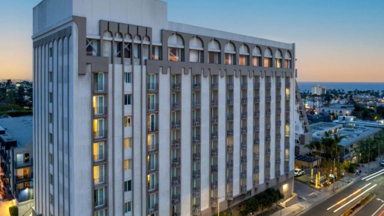 Hyatt Centric Delfina Santa Monica Reopens After $16 Million Renovation