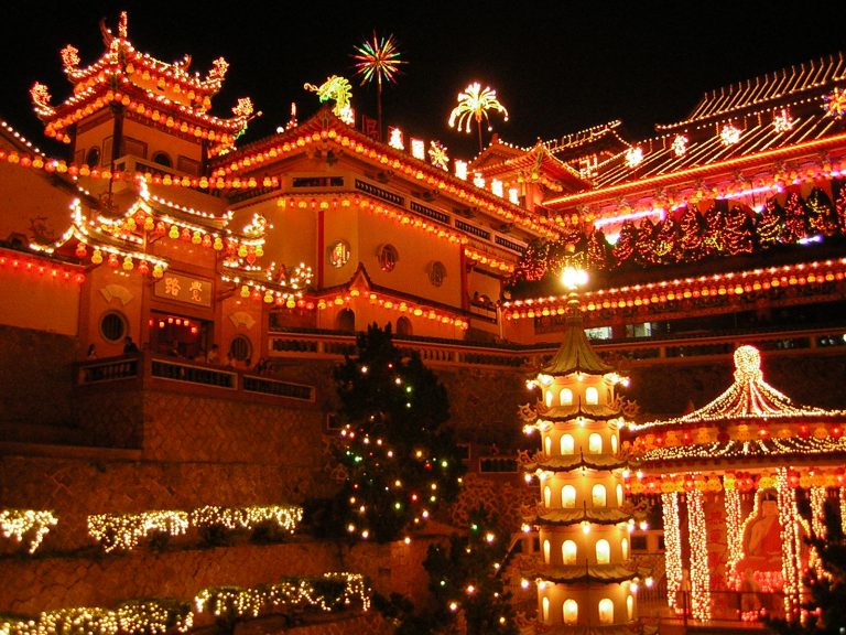 China Records Historic Tourism Boom During Extended Lunar New Year Holiday