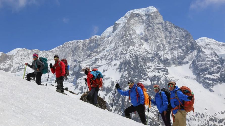 Medical Team Deployed in the Himalayas to Support Spring Climbers and Trekkers