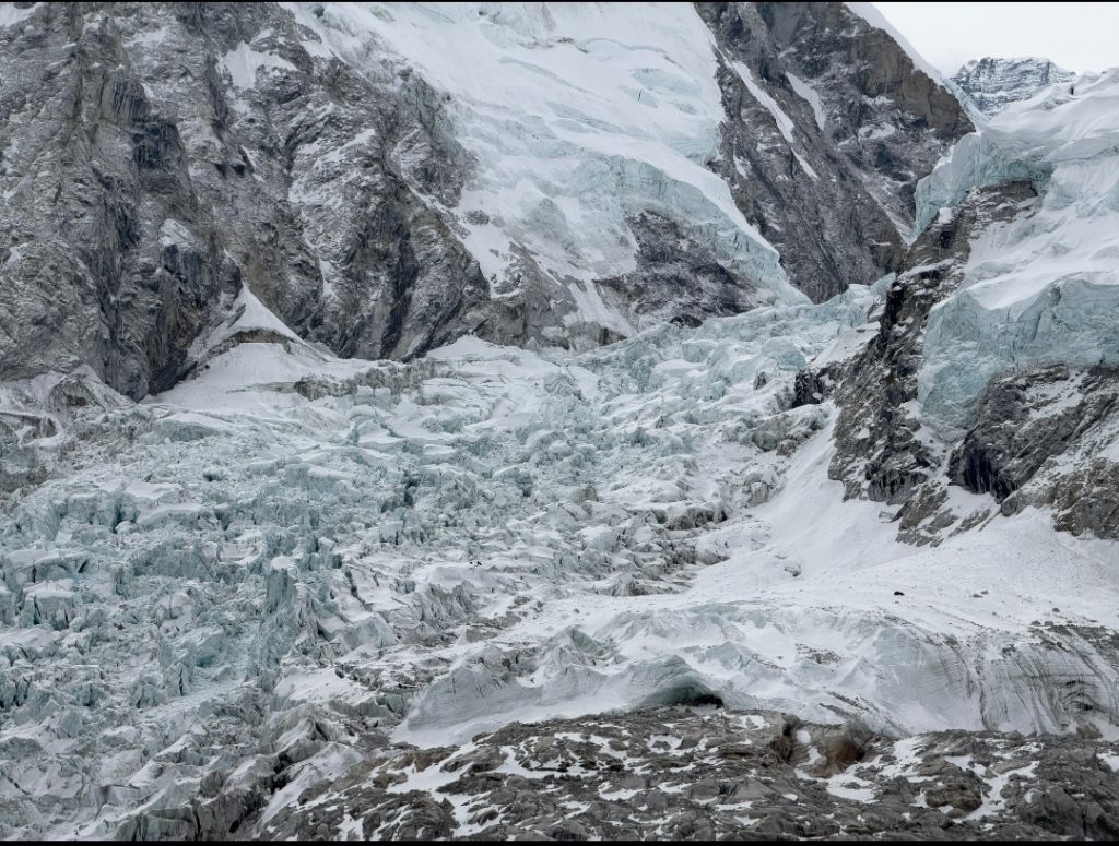 Serac Halts Everest Route Fixing