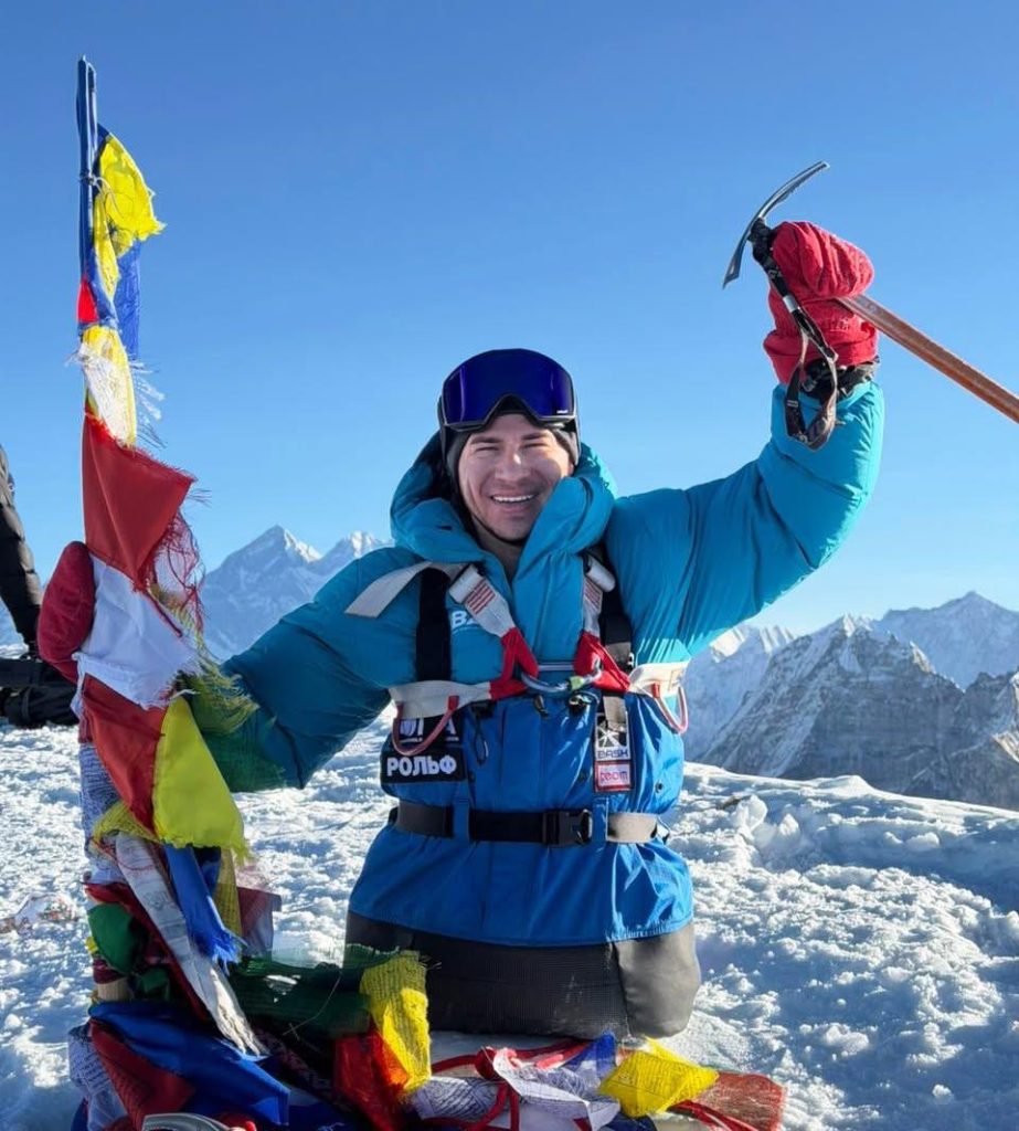 Defying Limits: Double-Amputee Climber Nabiev Scales Mera Peak, Eyes Everest