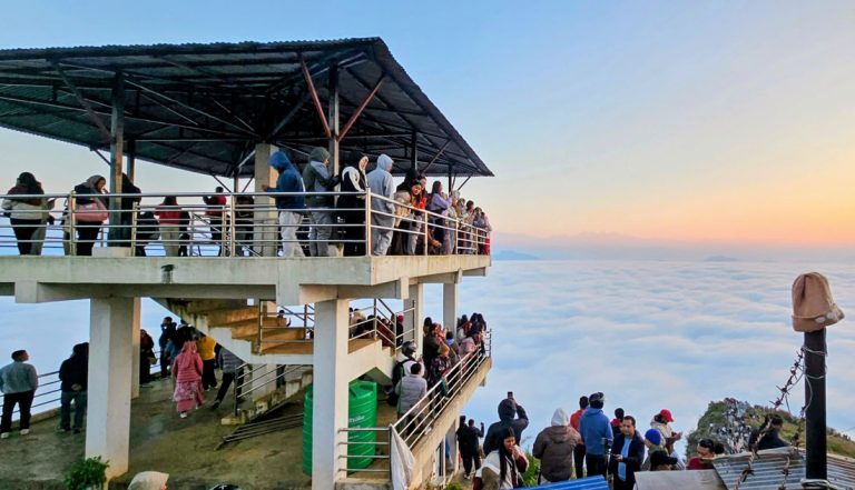 Tourist Influx Rises in Manungkot Following Two-Day Weekly Holiday Policy