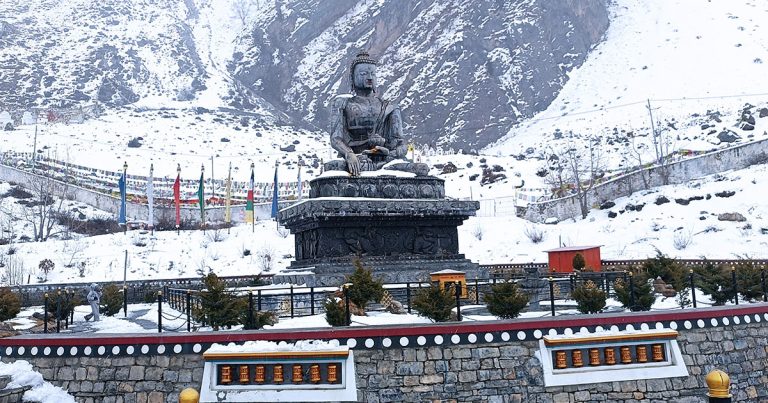 Heavy Snowstorm Engulfs Upper Mustang and Muktinath, Disrupting Travel