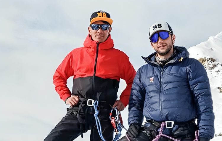 British Climber Successfully Summits Lobuche East Peak