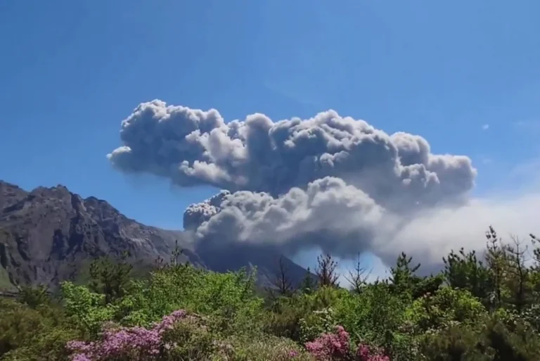 Mount Dukono Eruption Triggers Major Search and Rescue as 20 Hikers Go Missing