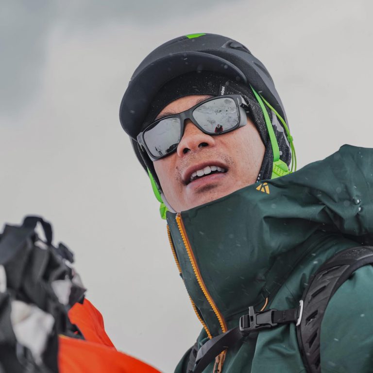 Senior US Embassy Official Summits Mount Everest in Historic Diplomatic Climb