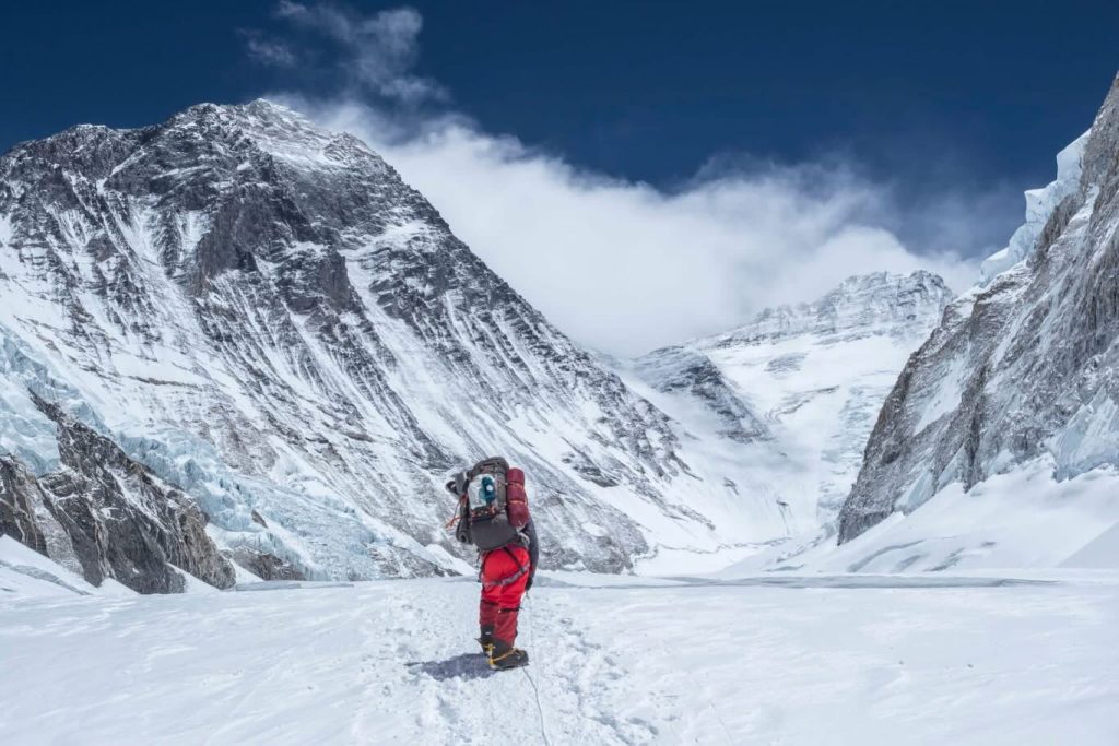 EOAN Team Opens Lhotse Summit Route