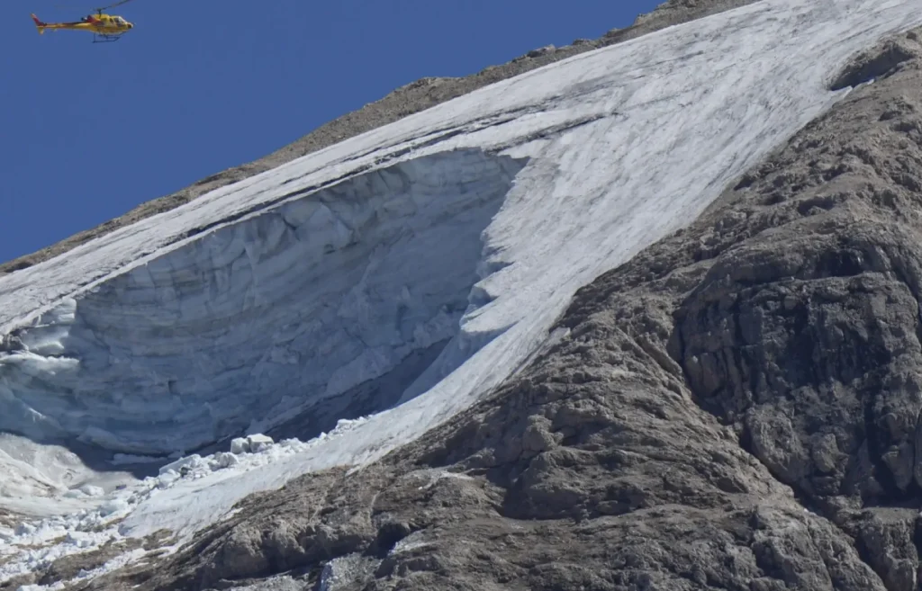 Two Romanian Climbers Found Dead in Crevasse After Four-Day Search on Italy’s Gran Paradiso