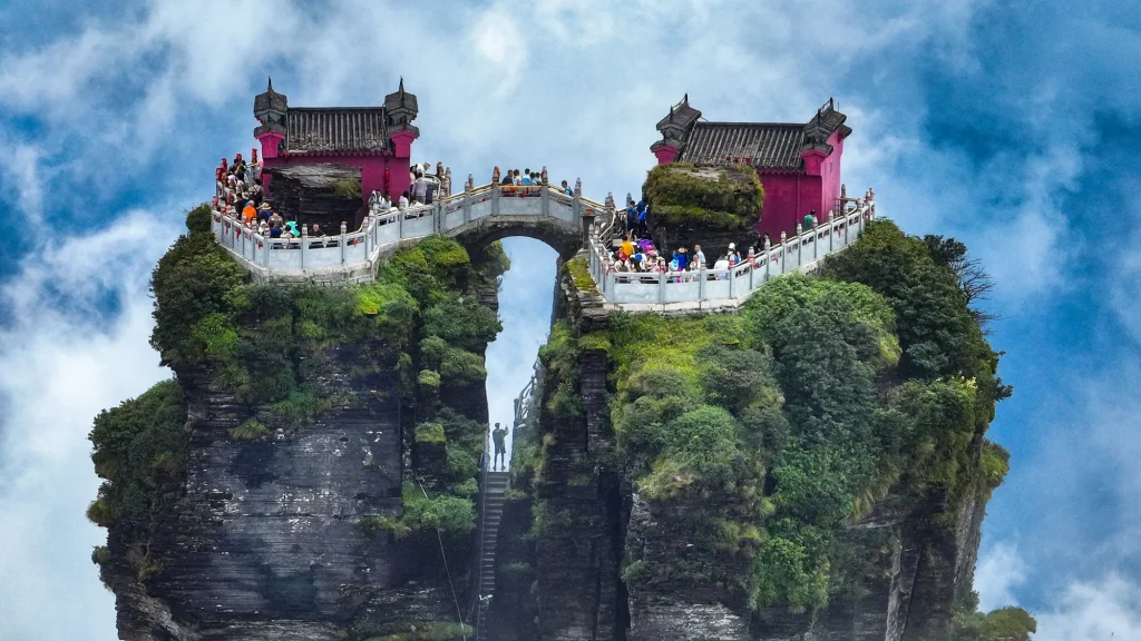 China Targets 190 Million Inbound Tourist Visits Annually by 2030