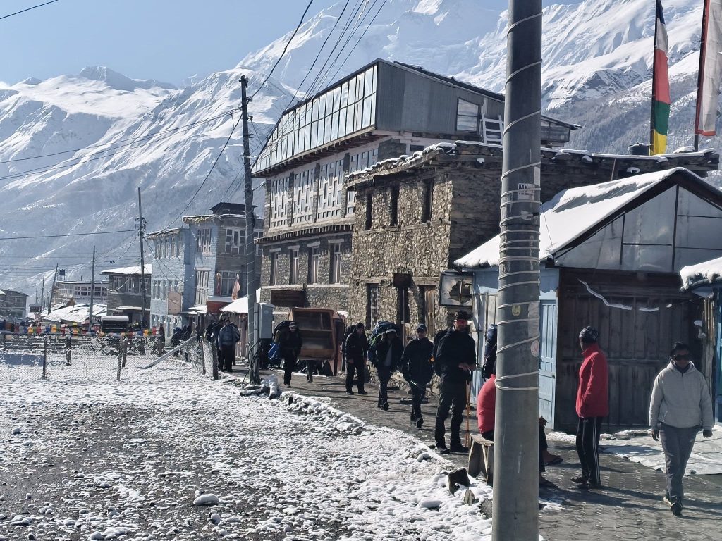Manang Welcomes Over 40,000 Tourists in FY 2082/83