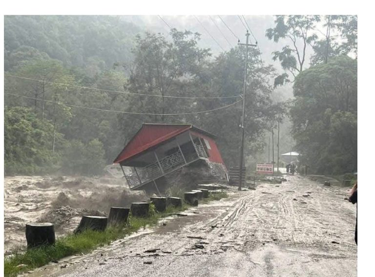 Massive Flood Disrupts Ghandruk Access, Hundreds of Visitors Left Stranded