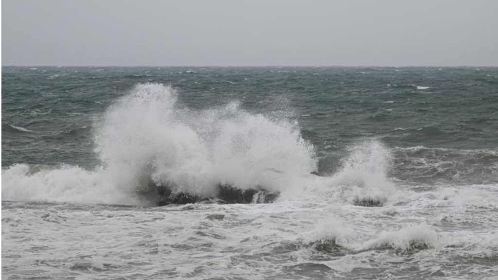 Flights Resume at Sanya Airport as Typhoon Maysak Weakens After Hainan Landfall