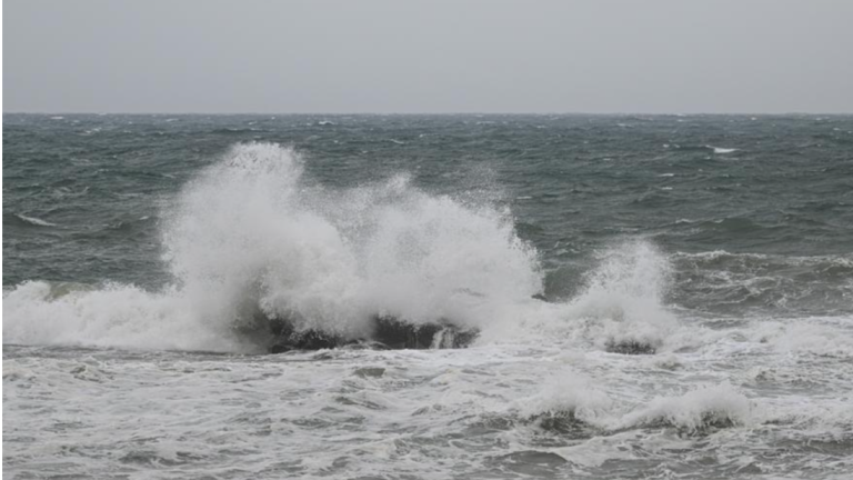 Flights Resume at Sanya Airport as Typhoon Maysak Weakens After Hainan Landfall