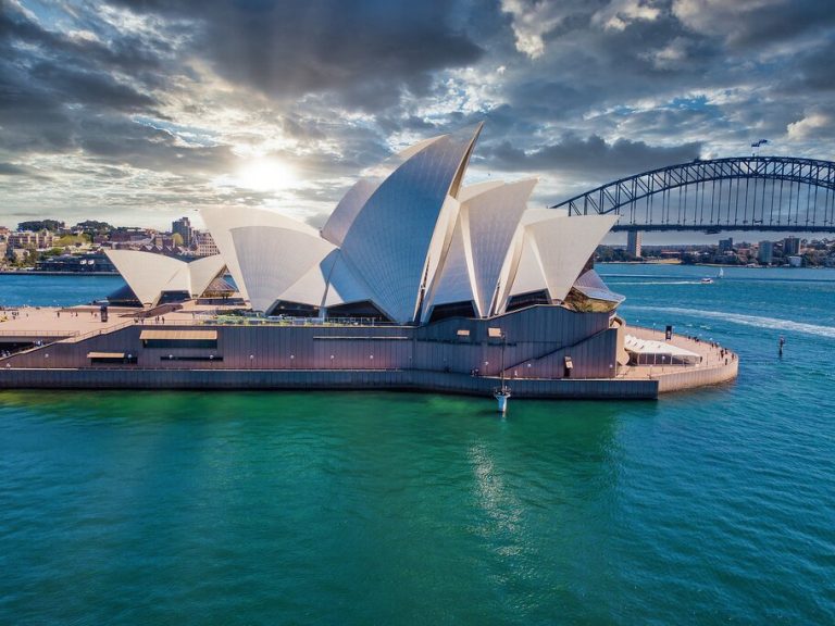 Australia Accelerates Smart Tourism with Nationwide Digital Arrival Card