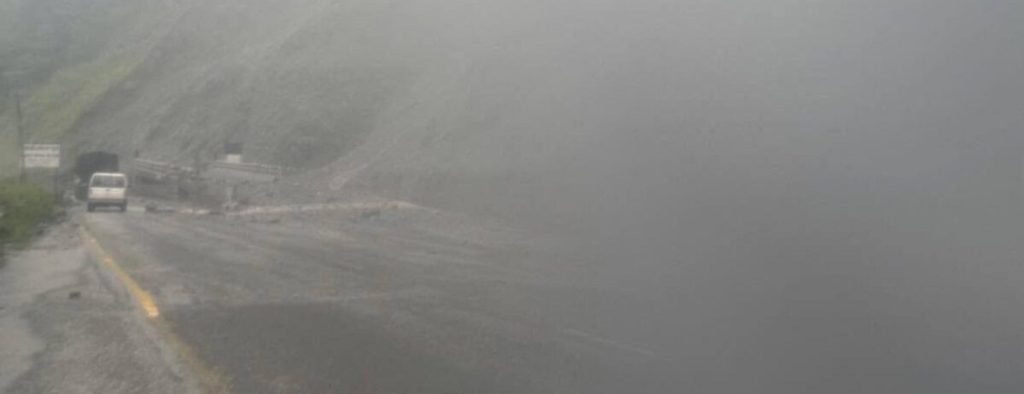 Be aware: Landslide Disrupts Traffic on Narayanghat–Muglin Highway, One-Way Movement Enforced