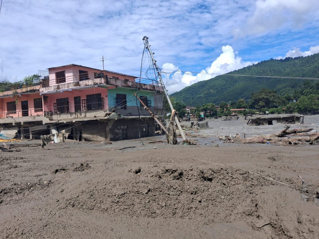 261 Tourists Rescued from Bhotekoshi Flood in Rasuwa, 320 Still Uncontacted