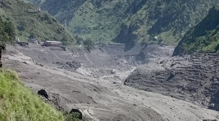 Gosaikunda Pilgrims’ Bus Goes Out of Contact in Rasuwa, Seven Passengers Jump to Safety