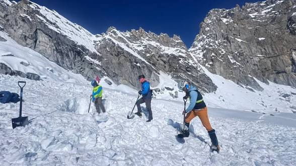 Five Bodies Found at Yalung Ri Base Camp